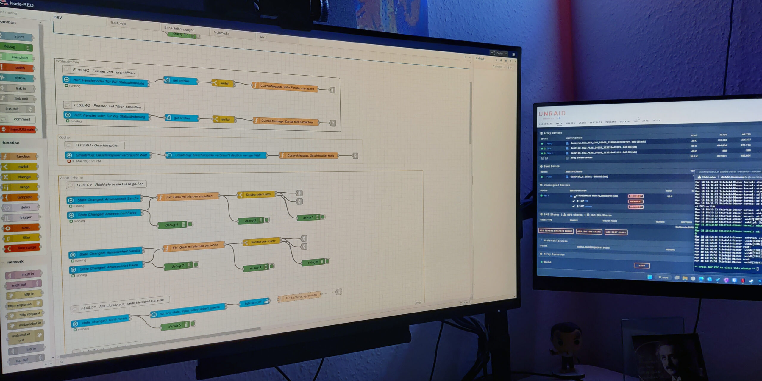 Zwei Monitore mit Node Red Konfiguration und unraid-Übersicht